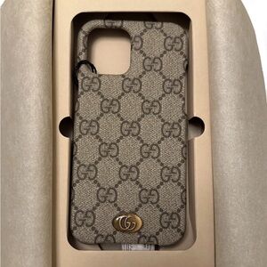 NWB 💯Authentic Gucci Monogram Beige iPhone 12/ 13/ 13pro
